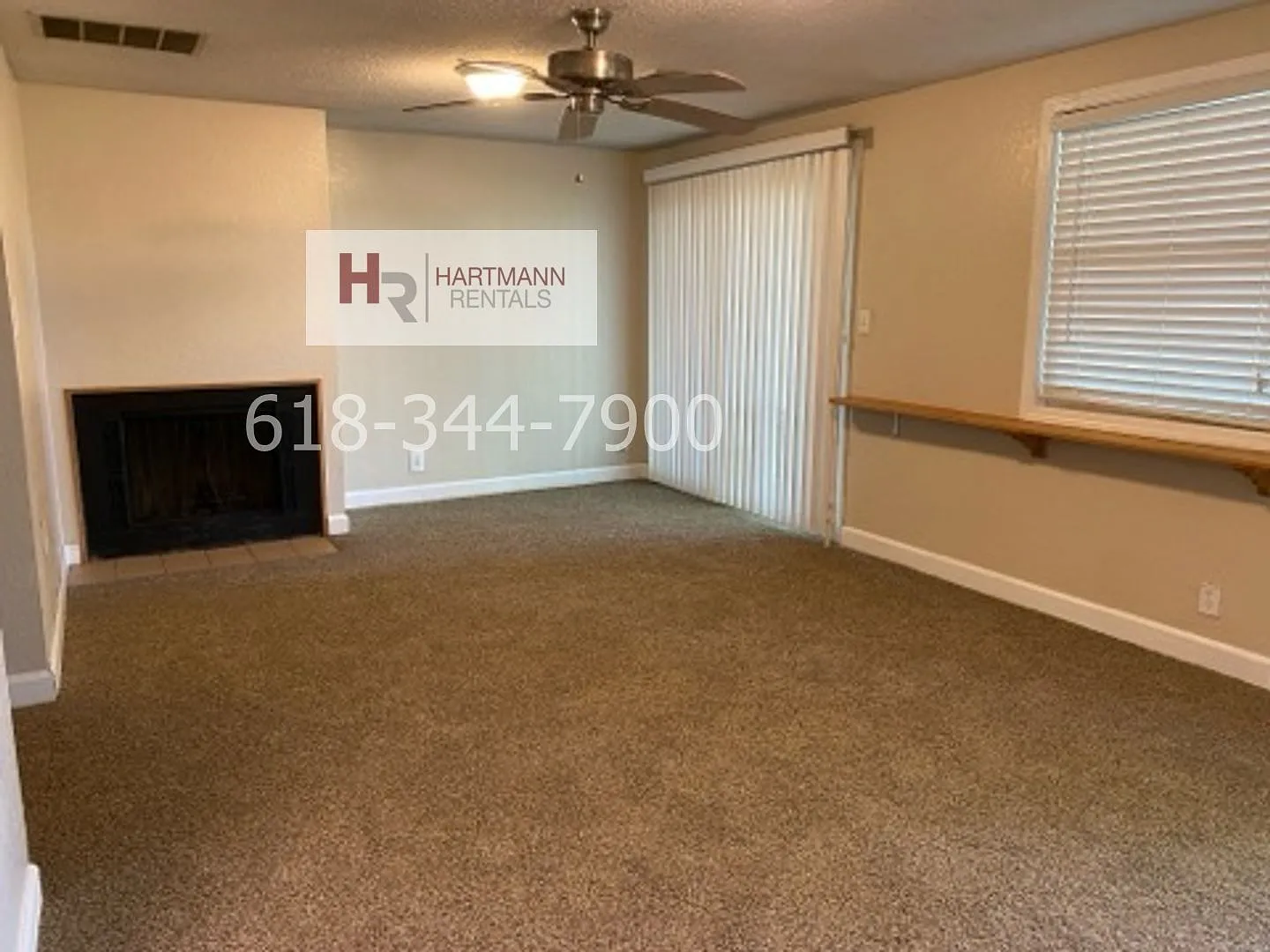 One Bedroom Condo with Fireplace and Stackable Washer/Dryer in Unit! — Photo 3