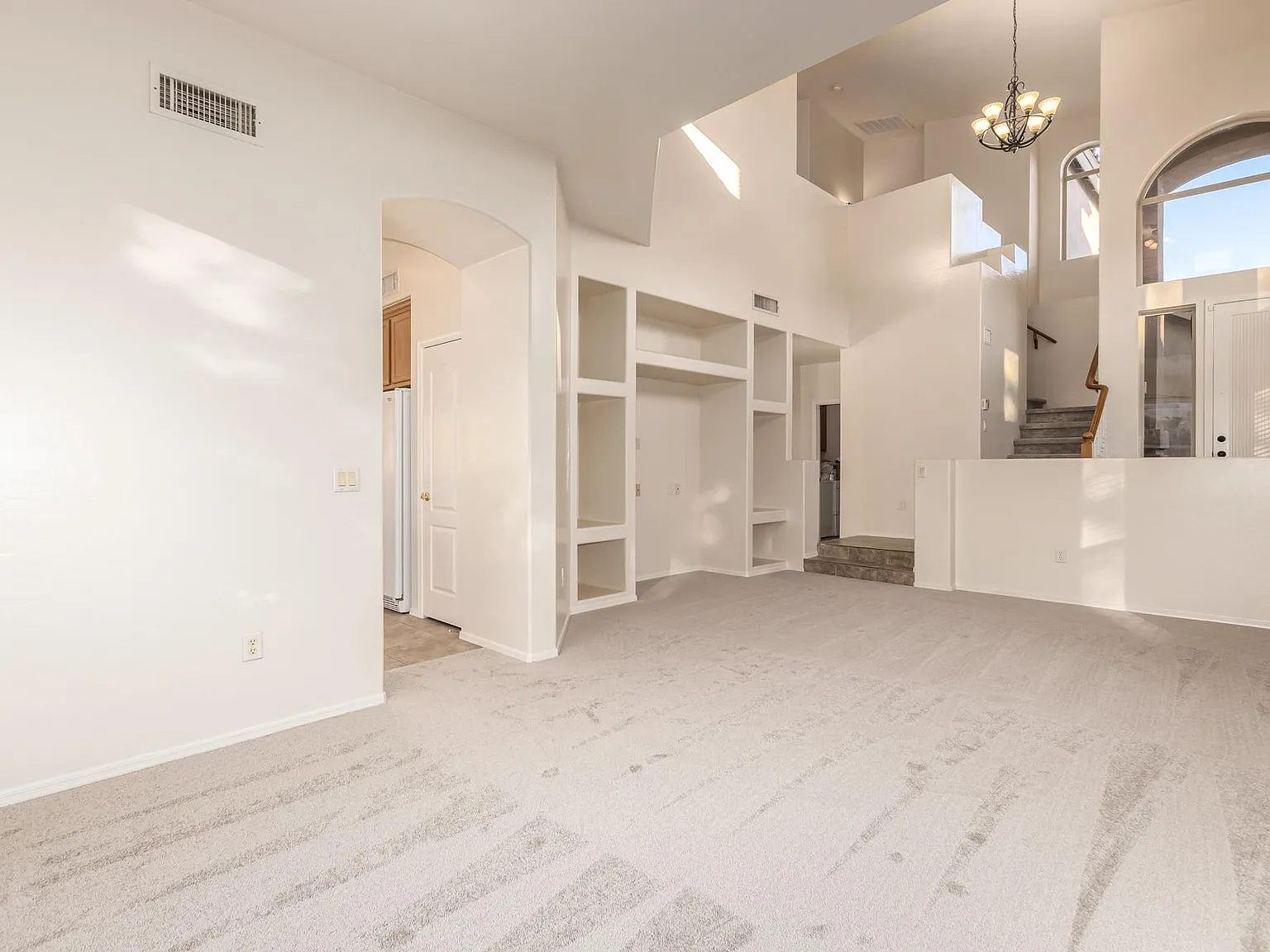 3553 N Barron Cir — Photo 4