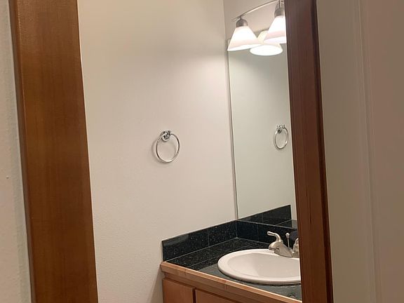 Mainfloor half bath