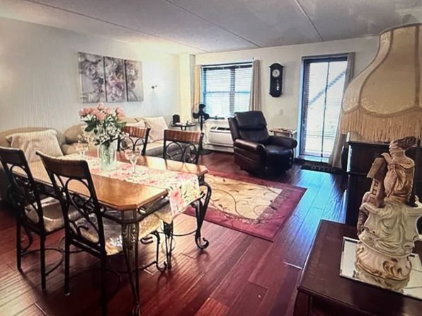 7914 Rockaway Beach Blvd