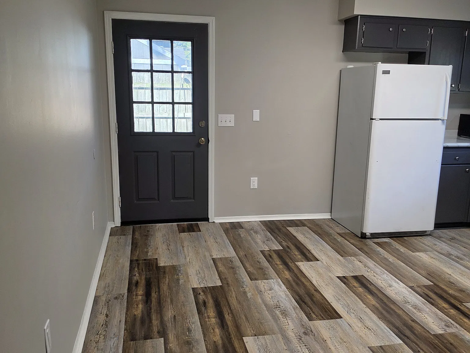 2 bed, 1.5 bath, 1100 sqft, $1,225 — Photo 3