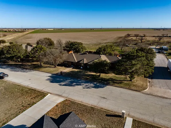 5 E Baize St, Stamford, TX 79553
