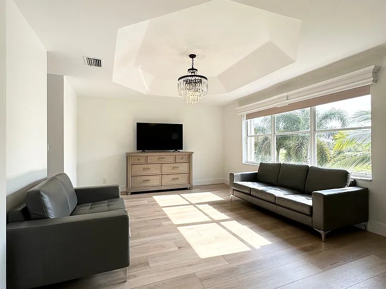 SW 148th Way — Photo 7