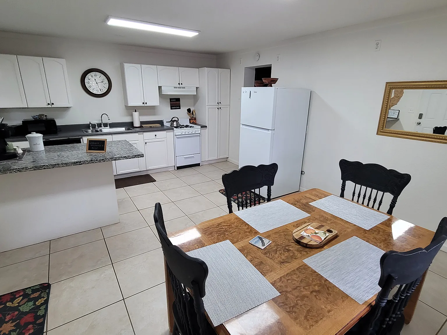 14755 El Monte Rd — Photo 3