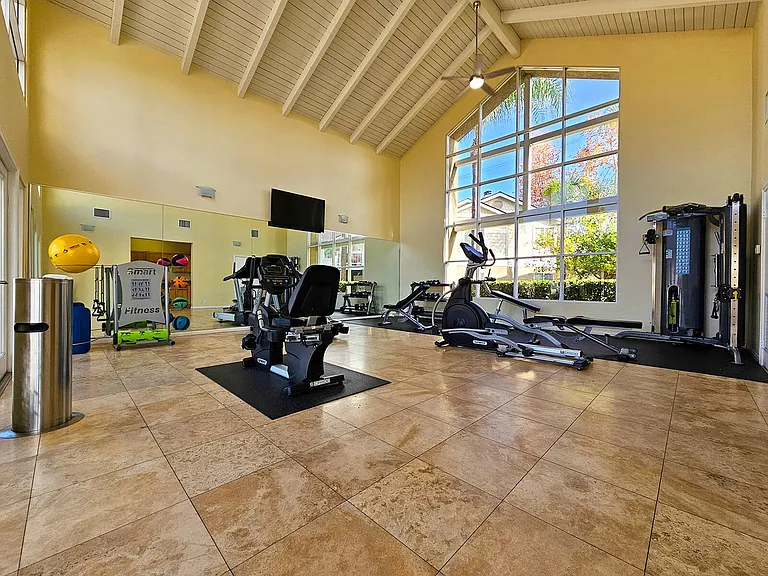 Citrus Court Apartments — Photo 47