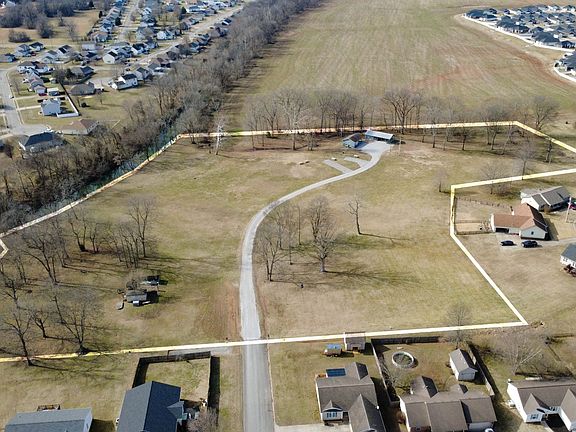 4th image of 100 Pavilion Rd