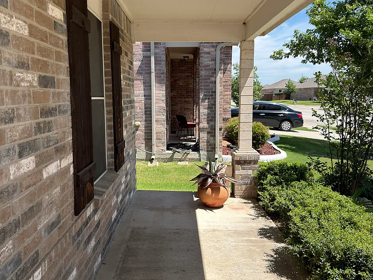 916 Rivers Creek Ln — Photo 2