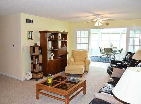 4th image of 320 Virginia Dr