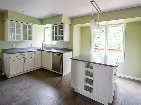 Kitchen with Italian sink