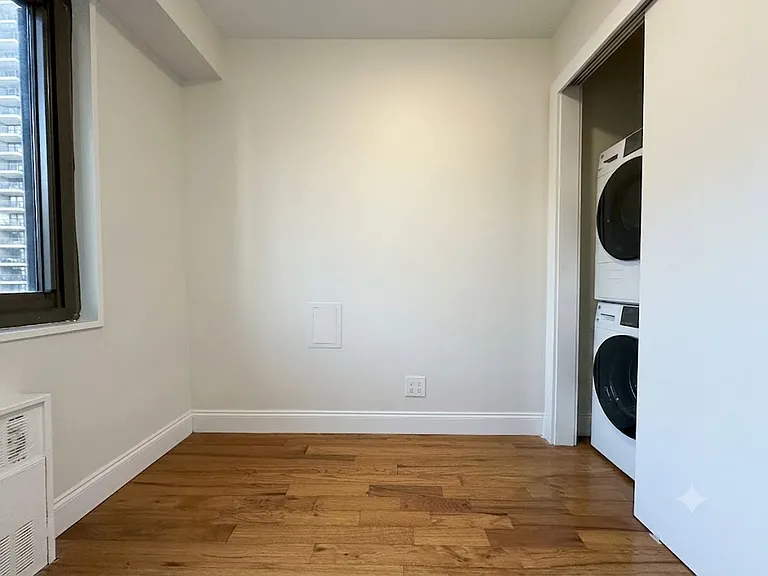 135 W 96th St #12DE — Photo 15