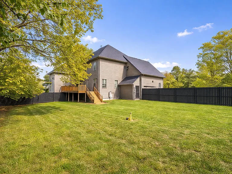 2505 Eastway Dr — Photo 24