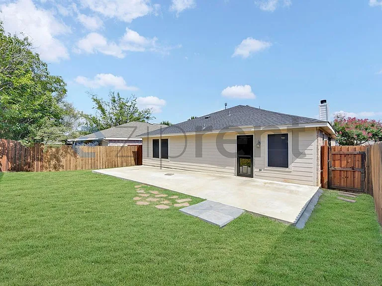 1012 Triple Crown Dr — Photo 25