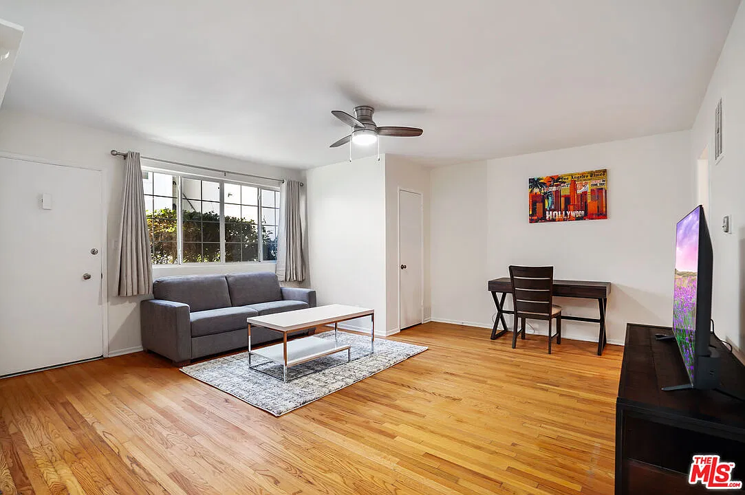 1 bed, 1.0 bath, 650 sqft, $2,100 — Photo 2