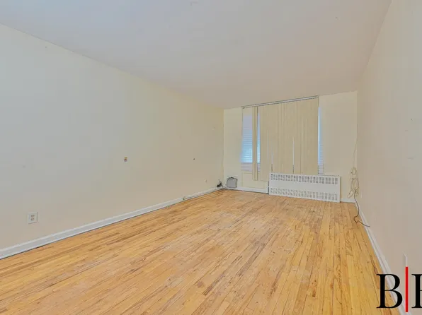 2076 East 63rd Street image 12 of 24