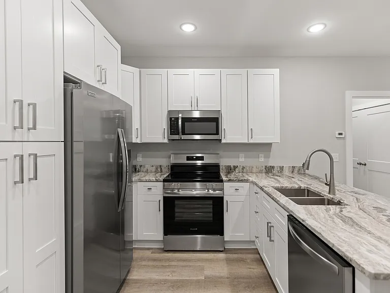 305 Okaloosa Ave #3 — Photo 6