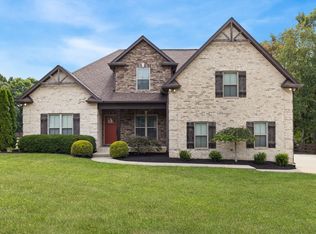 2750 New Hall Rd, Greenbrier, TN 37073