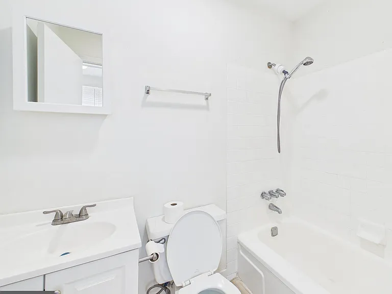 143 N 21st St #1R — Photo 10