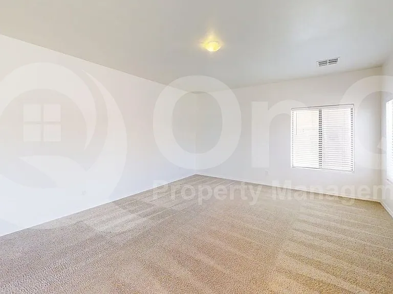 12204 W Ocotillo Ln — Photo 5