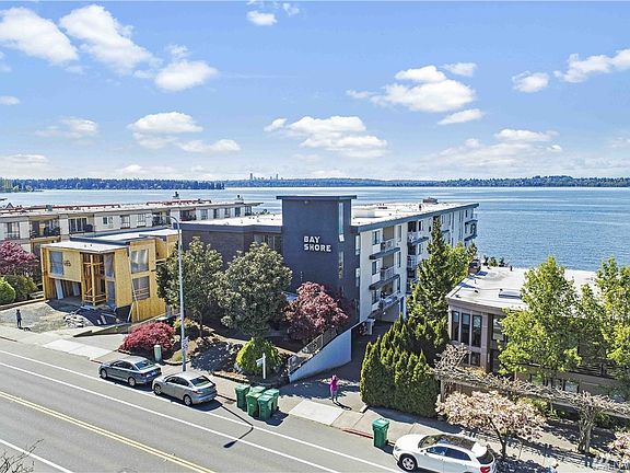 3rd image of 6421 Lake Washington Blvd NE APT 209