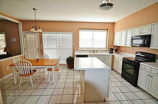 5th image of 1725 Abinger Ln