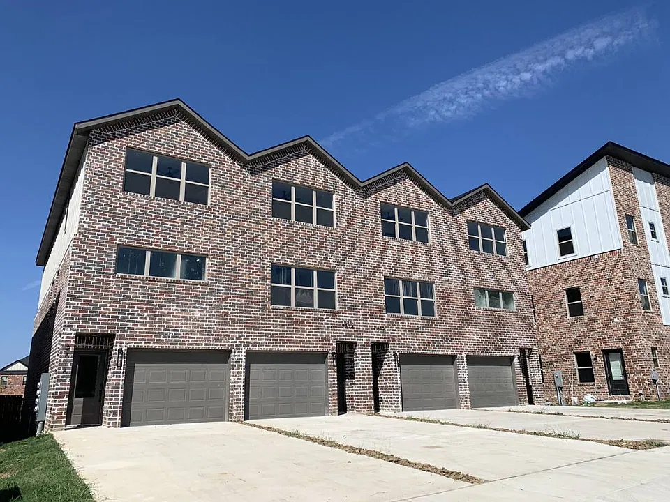 2616 SW Livingston Sq