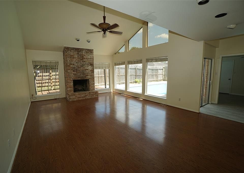 1st image of 10811 Shawnbrook Dr
