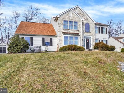 979 Castle Pond Dr, York, PA, 17402
