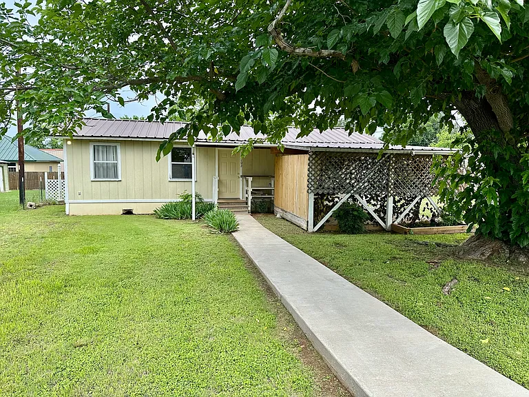 702 Pittsburgh Ave — Photo 2