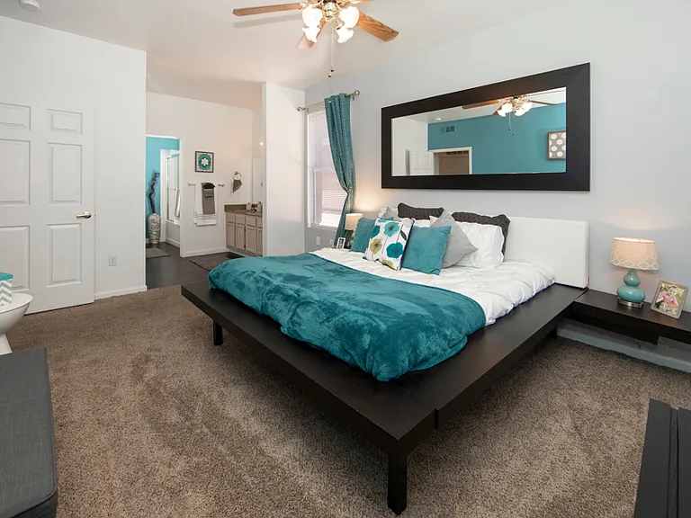 Diamond Sands Apartments — Photo 1