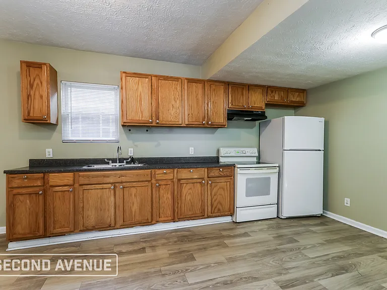 540 Beecher St — Photo 9