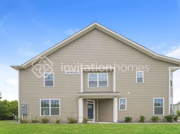 8607 Harris Lake Ln, Charlotte, NC 28269