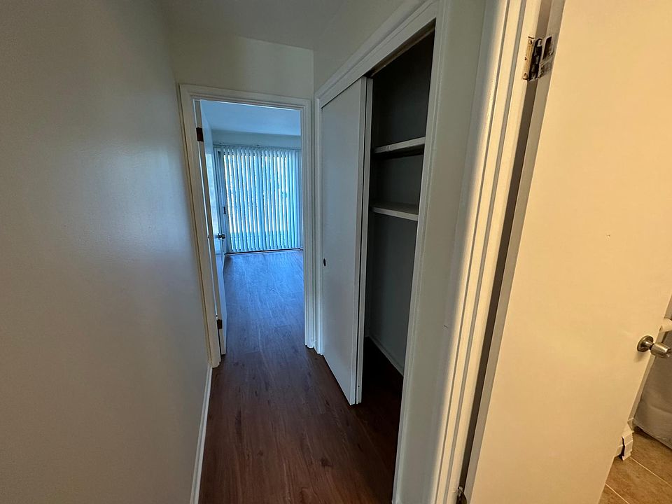 1st image of 5641 Edge Lake Dr #1-2