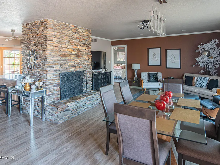 6110 E Edgemont Ave — Photo 35