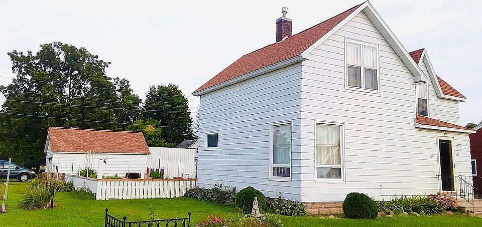 2nd image of 103 S Akir St