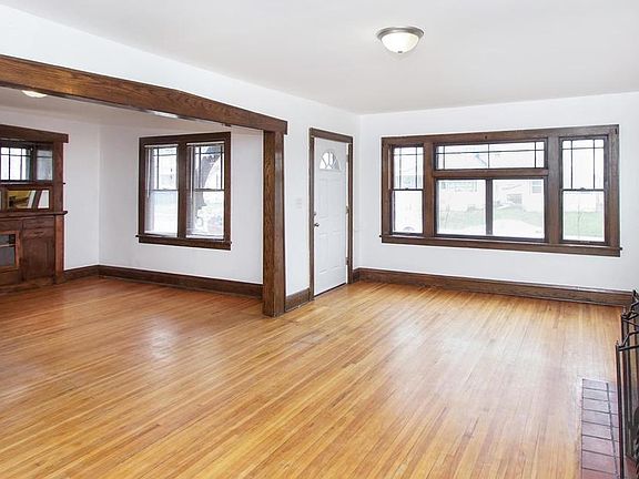4th image of 3011 Logan Ave N