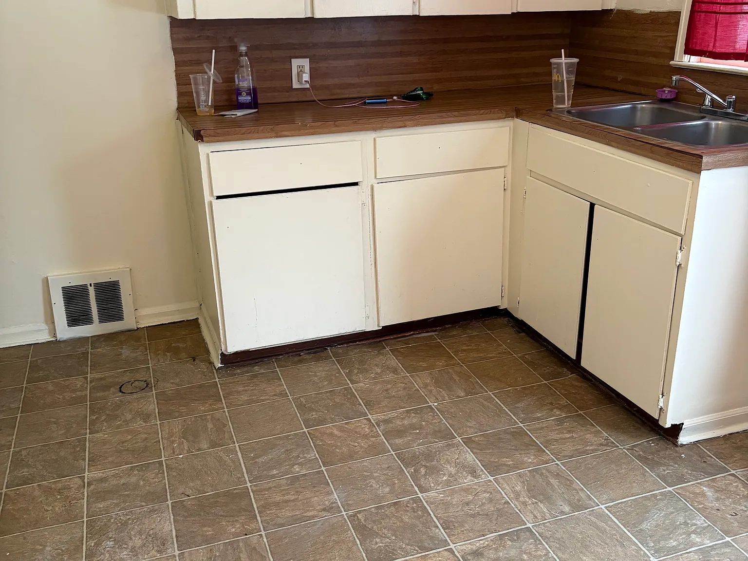 2 bed, 708 sqft, $865 — Photo 3