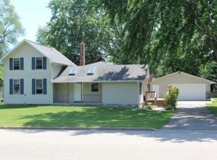 417 Locust St, Baraboo, WI 53913
