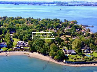 93 Gatsby Ln, Great Neck, NY 11024