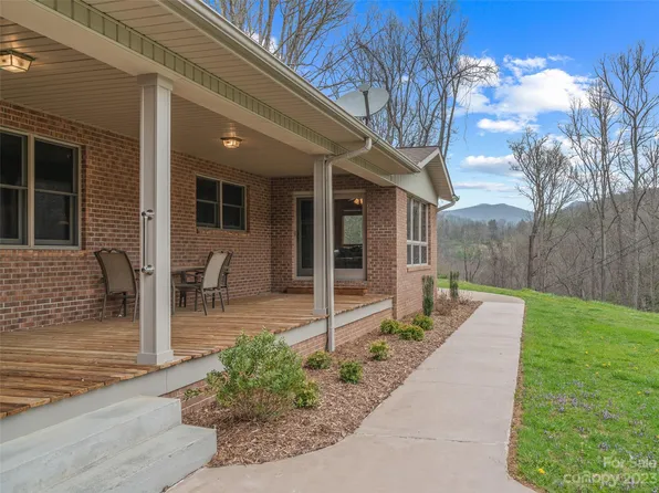 70 Calla Lily Ln, Burnsville, NC 28714