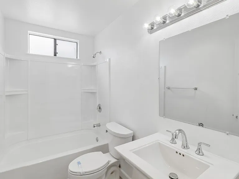 Escondido Villas — Photo 20