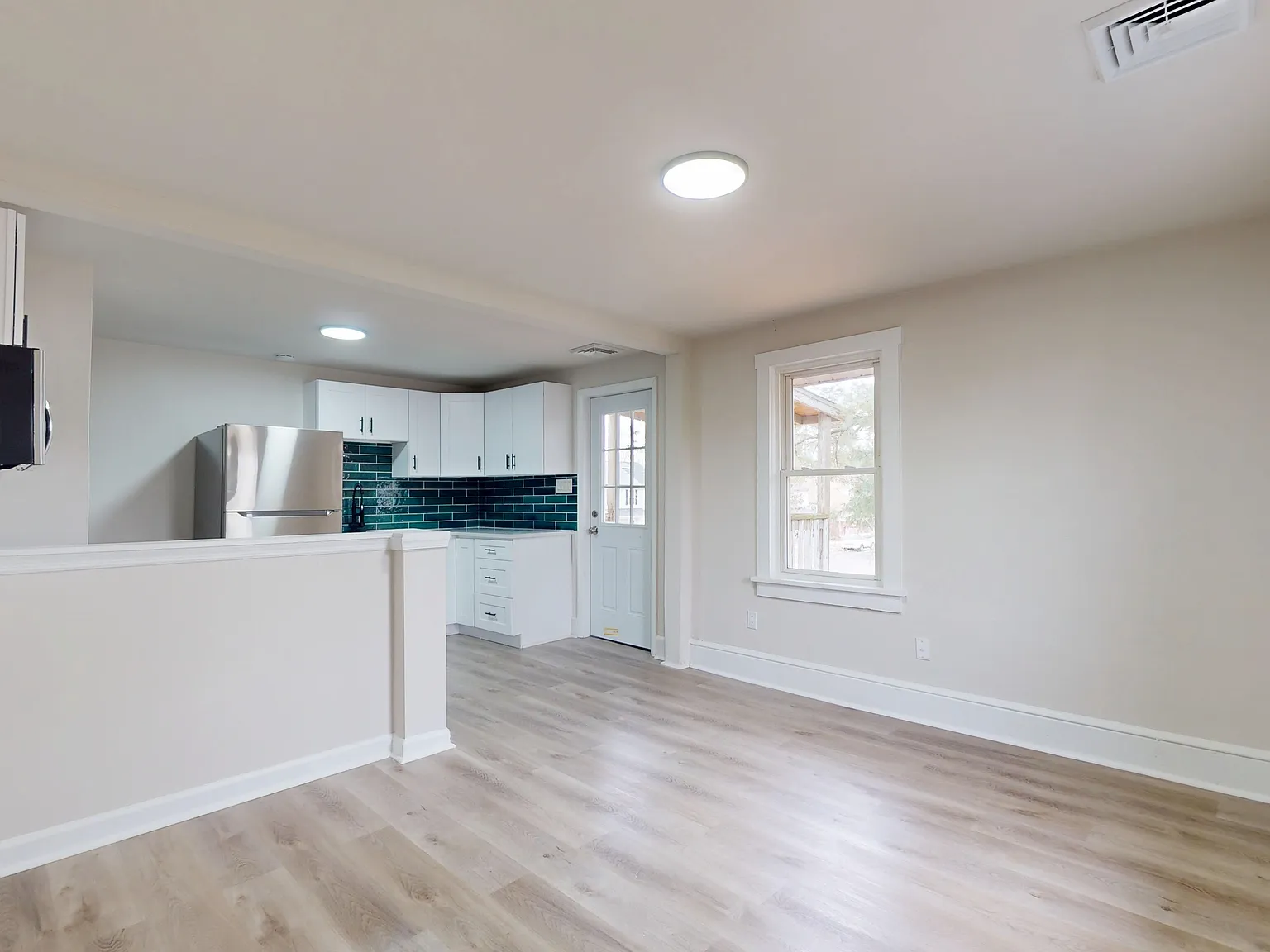 200 Saint Louis Ave — Photo 3