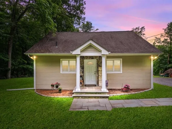 409 Seminary Hill Road, Carmel, NY 10512