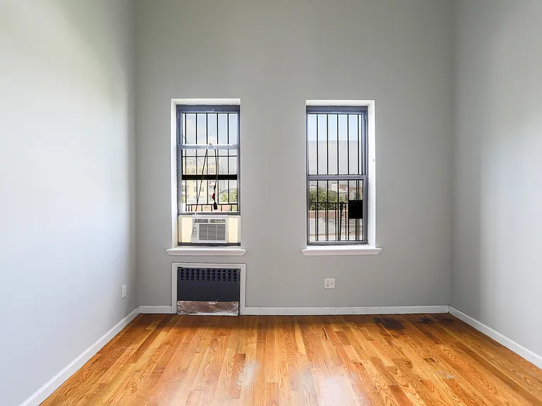 325 Melrose St #3L — Photo 11