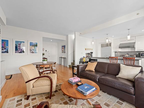 4th image of 517 W 46th St APT 704
