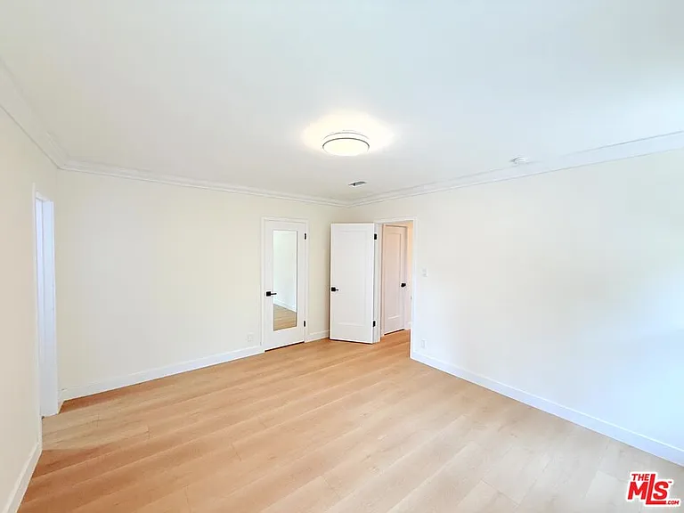 6132 Whitsett Ave — Photo 28