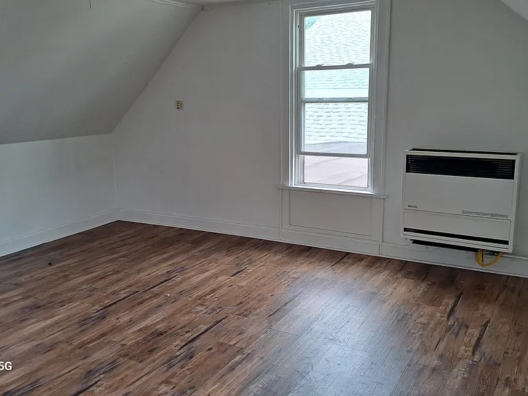 1132 E Lovejoy St #4 — Photo 6