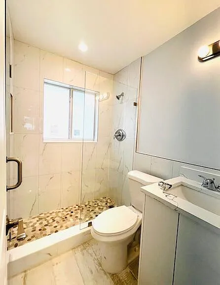 206 SE 1st Ave #3 — Photo 5