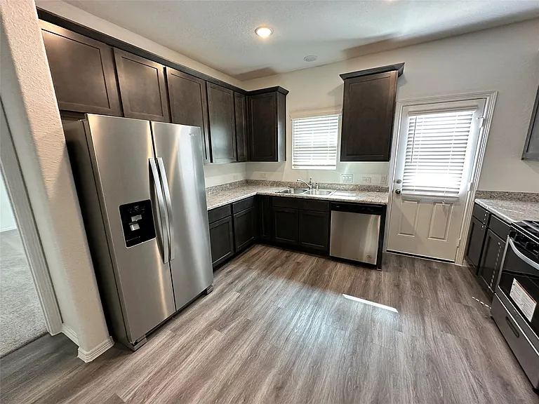 16544 Moss Ln — Photo 4
