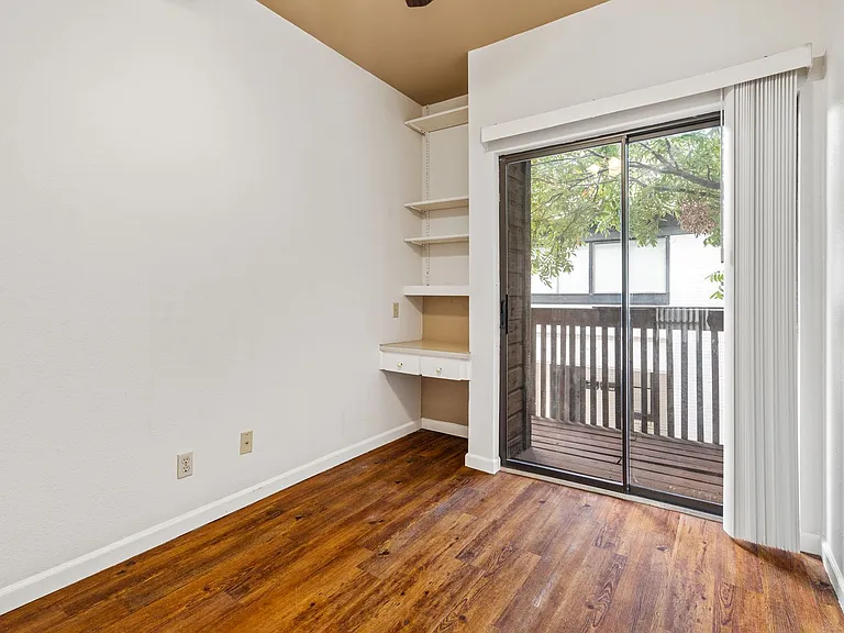612 Park Pl #201 — Photo 17