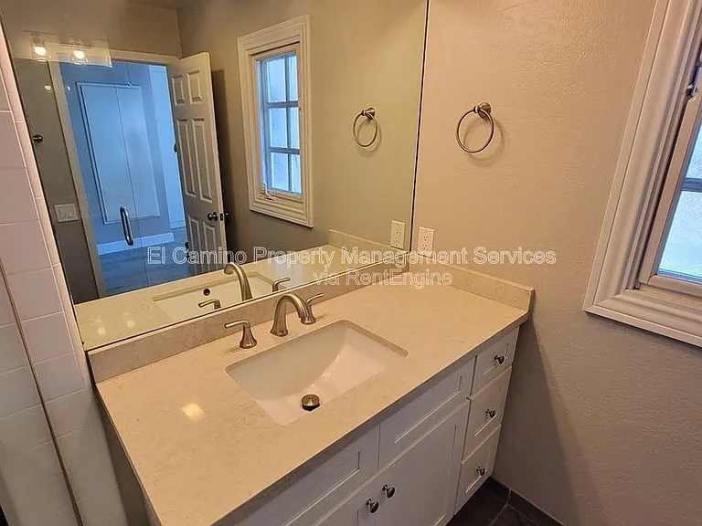 1728 Lake St — Photo 37